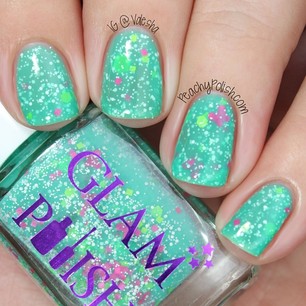 @glampolish_ "Fern Gully" is up at PeachyPolish.com!