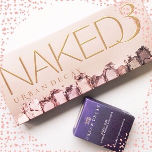 It came! It came! It came! I've never been so excited for eyeshadow! 😍 (Plus got the Brow Box to try!) #urbandecay #naked3