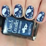  Couldn't have a Narwhal Collection and not add narwhal stamping! I used @moyou_london's Enchanted 06 plate over @chaosandcrocodiles "Arctic Waters". #chaosandcrocodiles #moyoulondon #peachypolish 