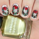  Christmas wreath nails! Details at PeachyPolish.com! #deborahlippmann #christmasnails #nailart #uberchicmat #christmas #peachypolish 