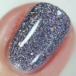  I have a new macro pose that I'm so happy with! #Crispy This is @lovelynnderella "Miss Kitty LaMeow" and it's up on my blog today. #PeachyPolish #Glitterfairies #LoveLynnderella #Lynnderella 