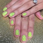  I'm having fun doing people's nails! Last night I did my sister's @jerskers! Base: @opi_products "Fiercely Fiona", Stamping color: @emilydemolly "Green", Plate: @bundlemonster BM-XL04. #Retro #BundleMonster #EmilydeMolly #OPI #PeachyAndFriends #PeachyPolish 