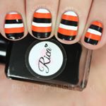  Lastly, some Halloween stripe action!  #ricapolish #peachypolish #mundodeunas #moyoulondon 